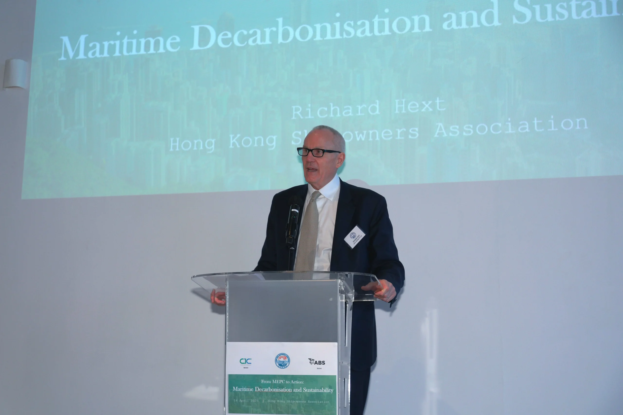 From MEPC to Action: HKSOA Symposium on Maritime Decarbonisation and Sustainability 從MEPC 到實際行動：香港船東會「航運脫碳和可持續發展」研討會